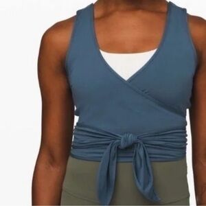 Lululemon Twist Me Up Crop Tank